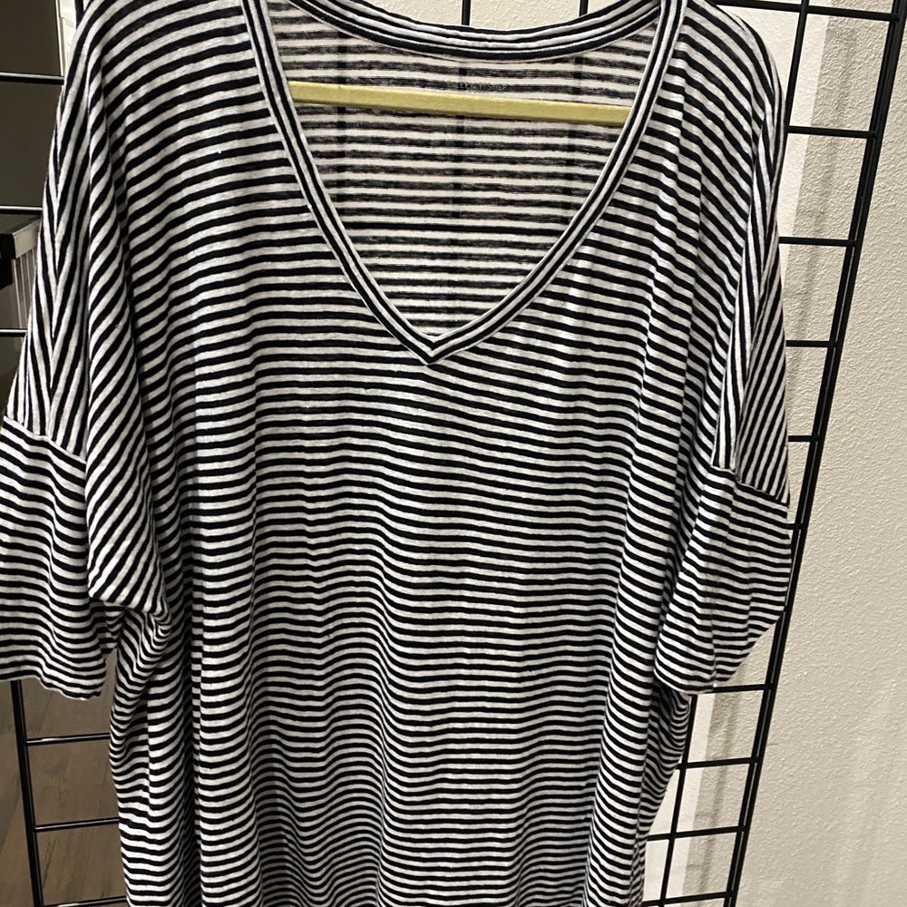 V necked linen top